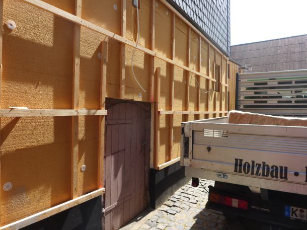 Dämmung der Außenwände mit Holzfasern