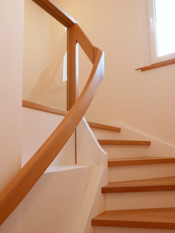 Treppe vom Erd- ins Obergeschoss
